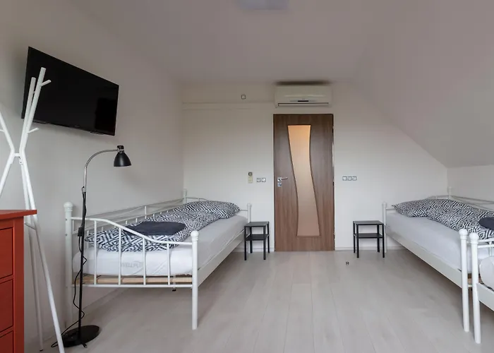 Moon Pensionat 3*